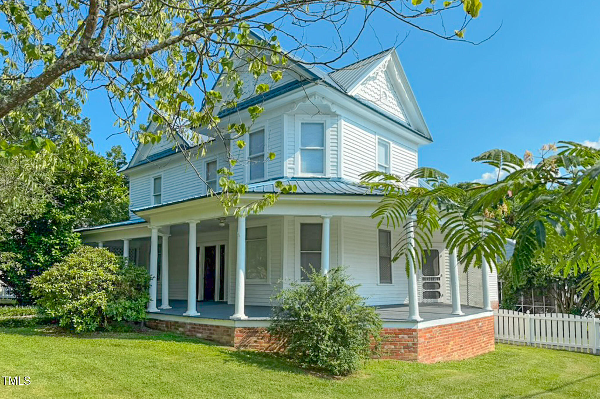 29 Oak Street Roxboro, NC 27573 - Photo 1 of 52 1
