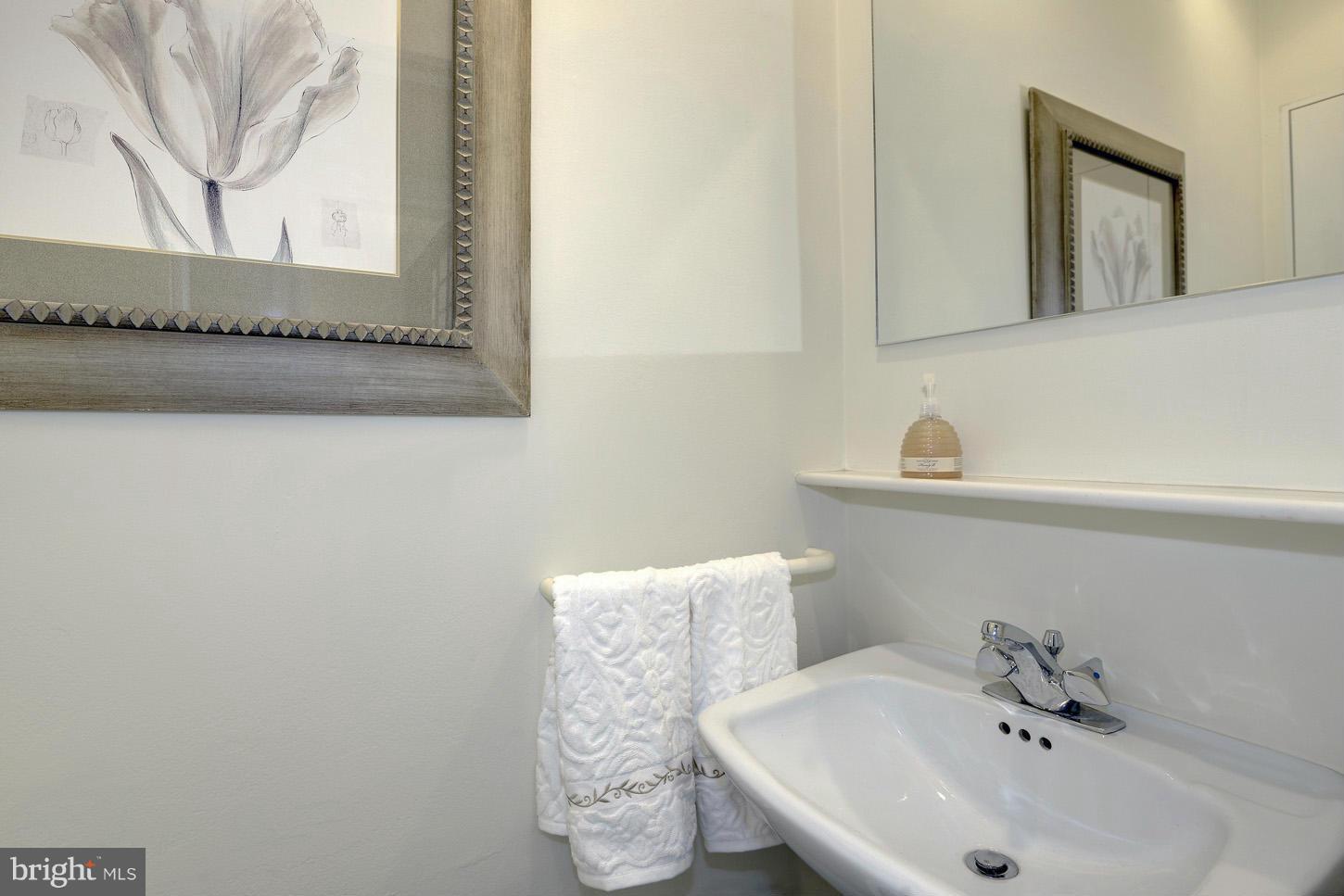 3026 R Street Northwest, Unit 3 Washington, DC 20007 - Photo 15 of 20 Bath (Master) - Second View