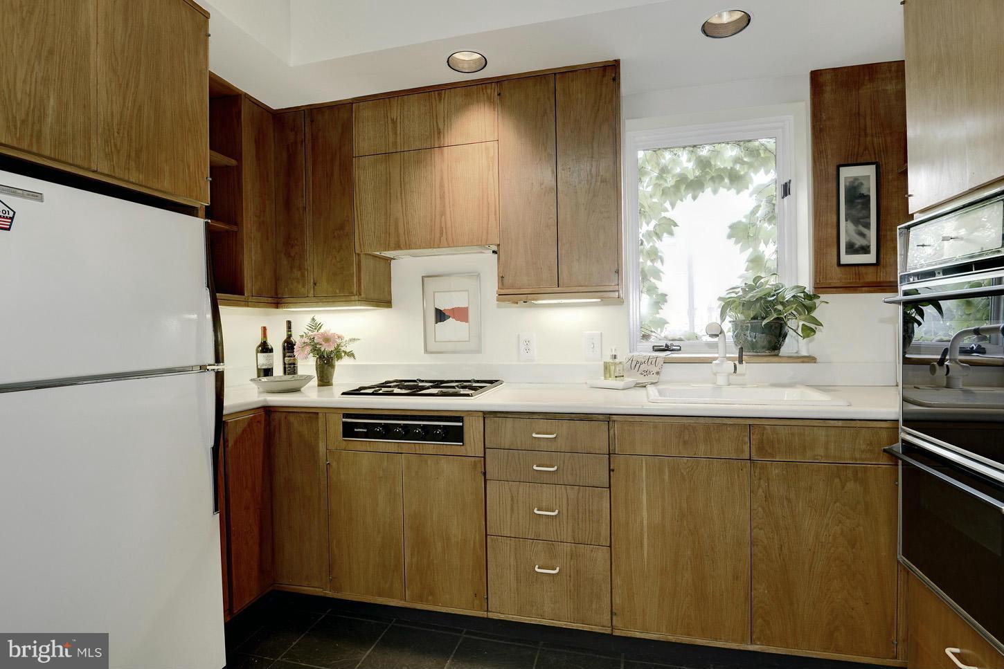 3026 R Street Northwest, Unit 3 Washington, DC 20007 - Photo 9 of 20 Kitchen