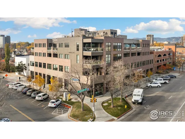 a picture of city view