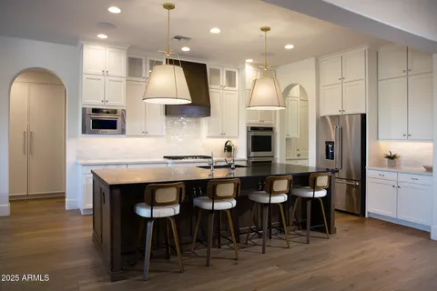 $2,225,000 | 10905 North 137th Street, Scottsdale, AZ 85259