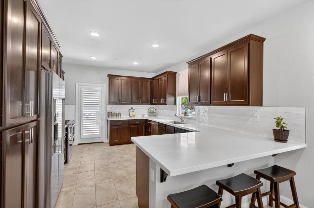 211 Rochdale Street Roseville, CA 95661 - Photo 8 of 66