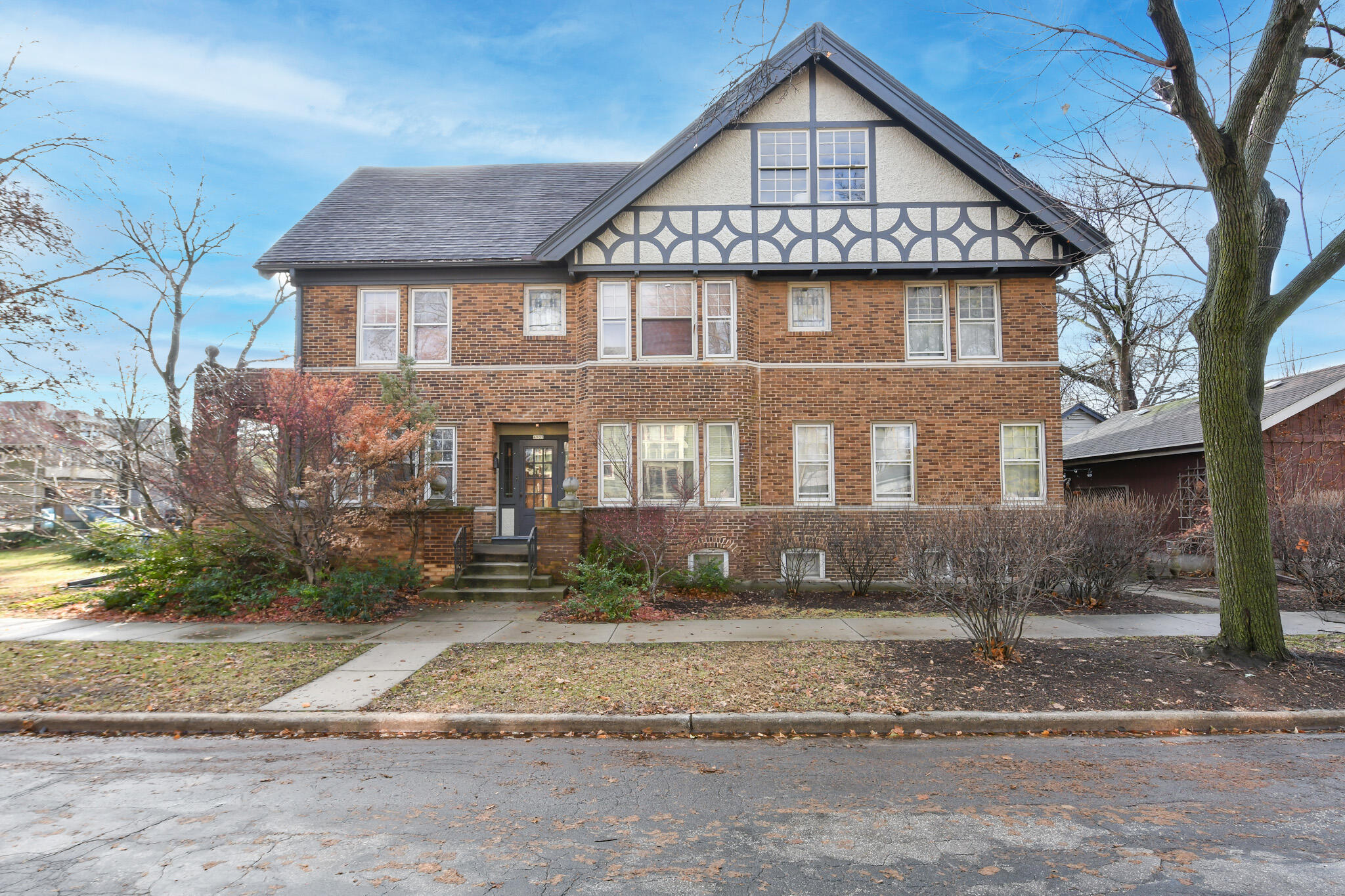 4907 West Vine Street Milwaukee, WI 53208 - Photo 1 of 1 HEN_8135