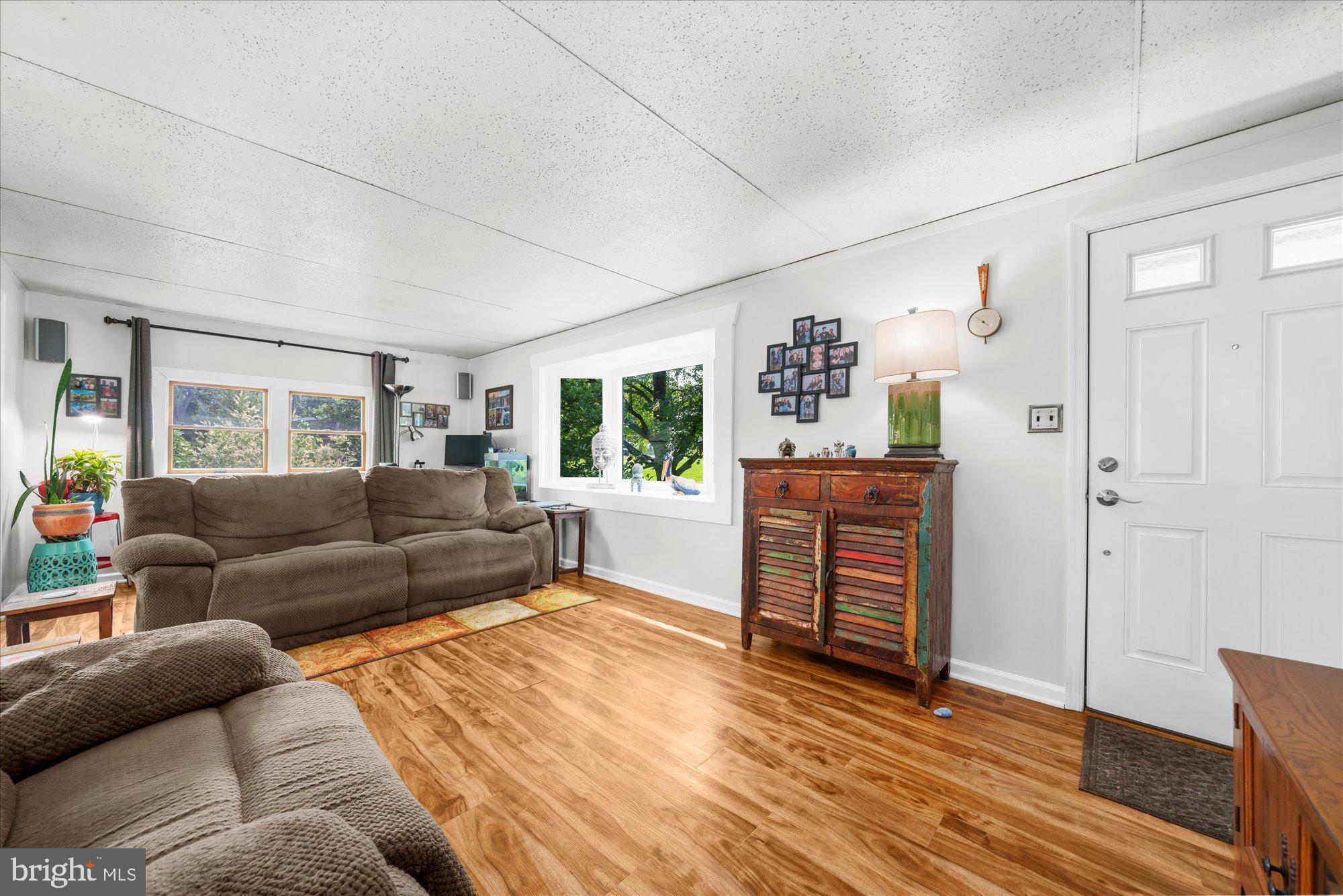 442 Layfield Road Perkiomenville, PA 18074 - Photo 4 of 36 Gallery Image 4