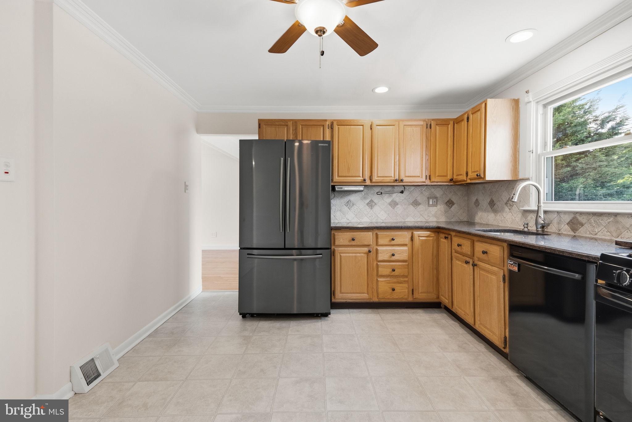 243 Crestview Road Hatboro, PA 19040 - Photo 8 of 36 Gallery Image 8