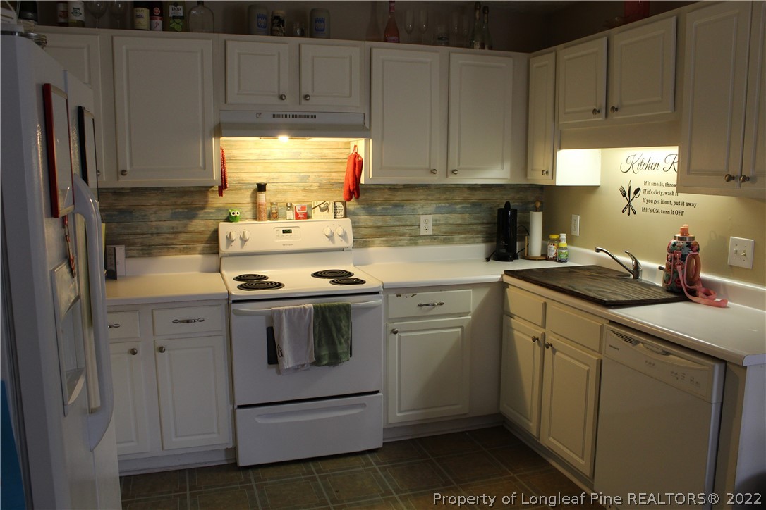 121 Chapel Hill Drive Raeford, NC 28376 - Photo 4 of 15 Gallery Image 4