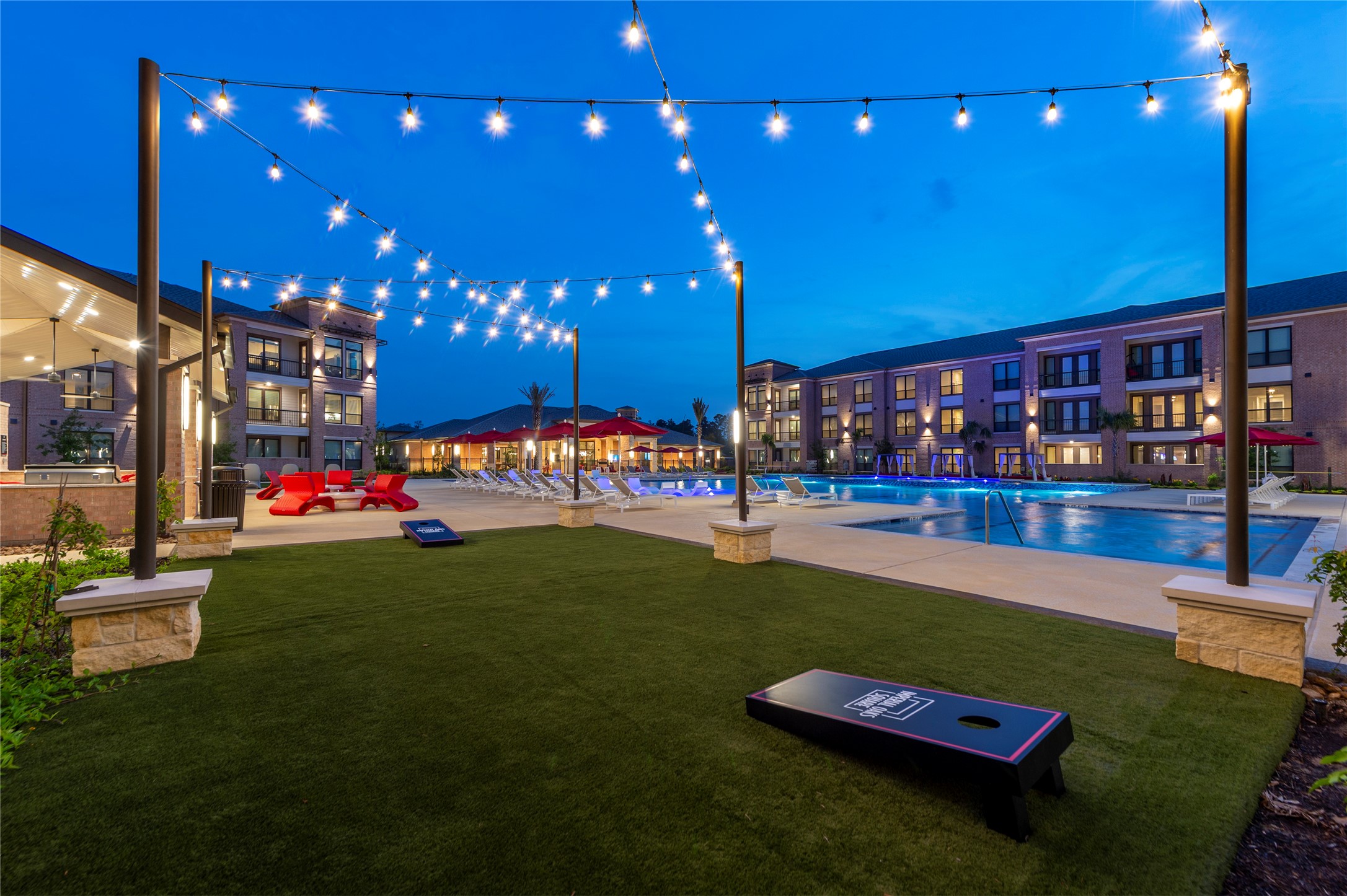 30020 Creekside Ter Drive, Unit 8203 Spring, TX 77386 - Photo 2 of 29 a view of a lobby of a house with entertaining space