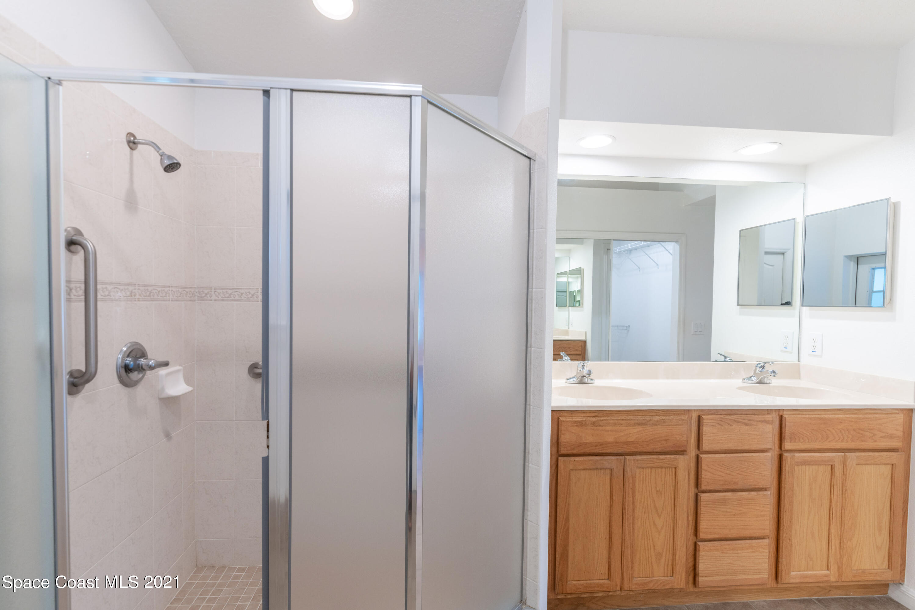 7428 Rodes Place Melbourne, FL 32904 - Photo 11 of 28 NZ7_9857