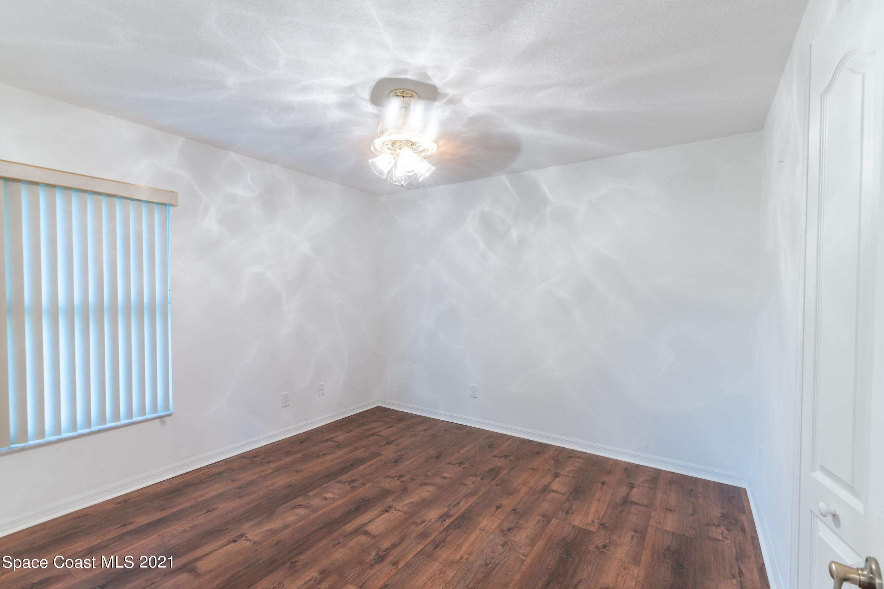 7428 Rodes Place Melbourne, FL 32904 - Photo 17 of 28 NZ7_9864