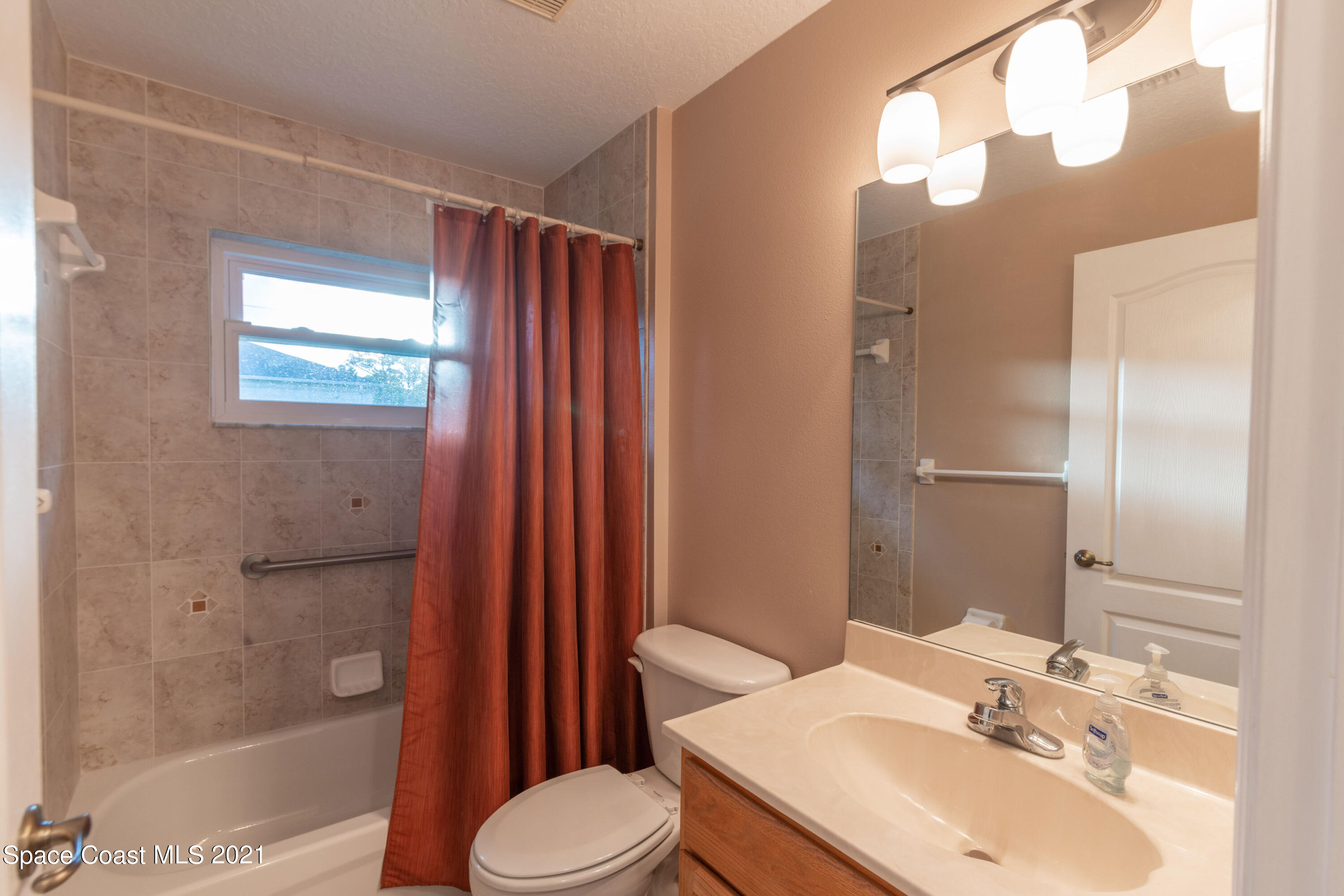 7428 Rodes Place Melbourne, FL 32904 - Photo 18 of 28 NZ7_9865