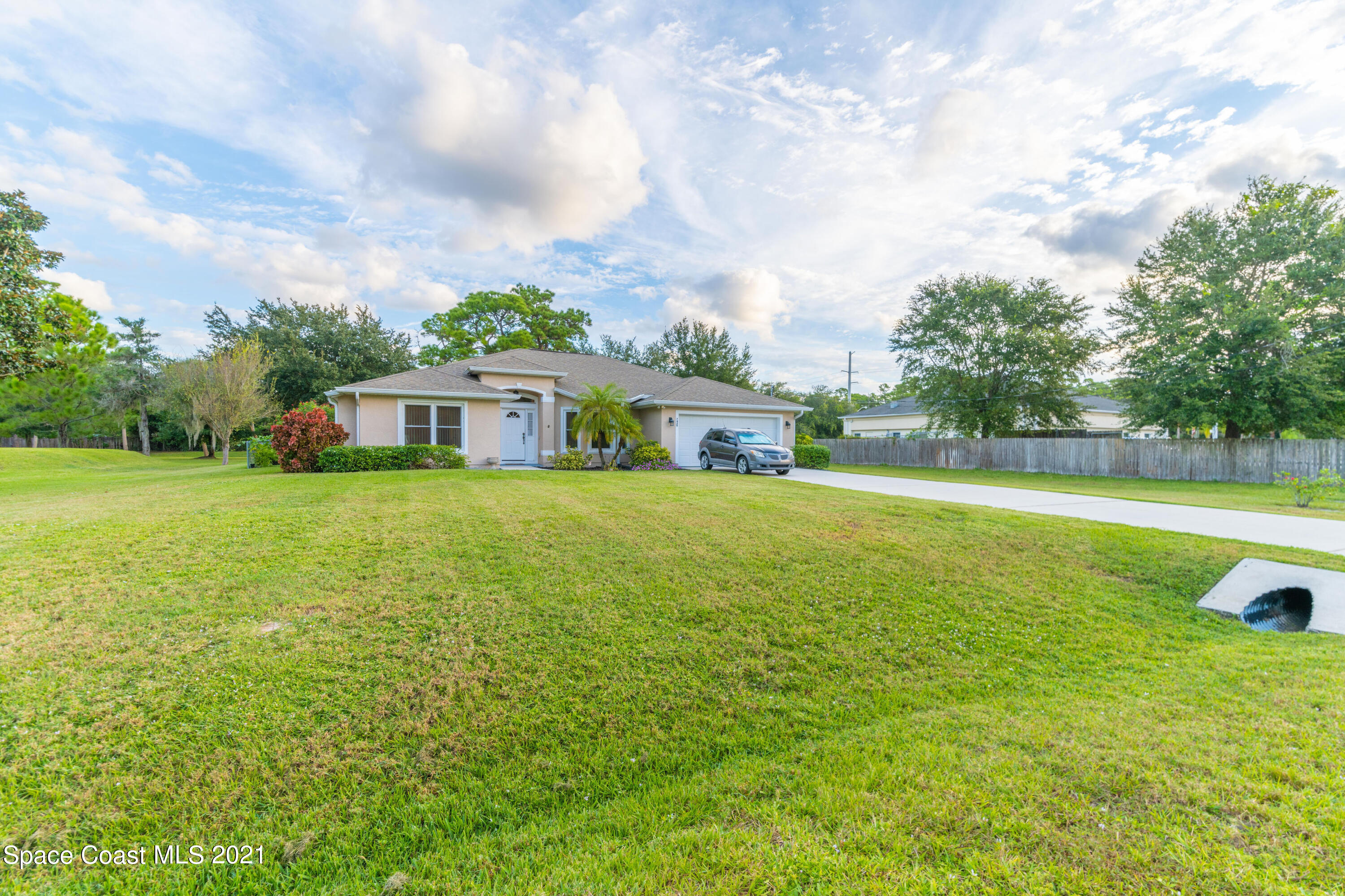 7428 Rodes Place Melbourne, FL 32904 - Photo 3 of 28 NZ7_9876