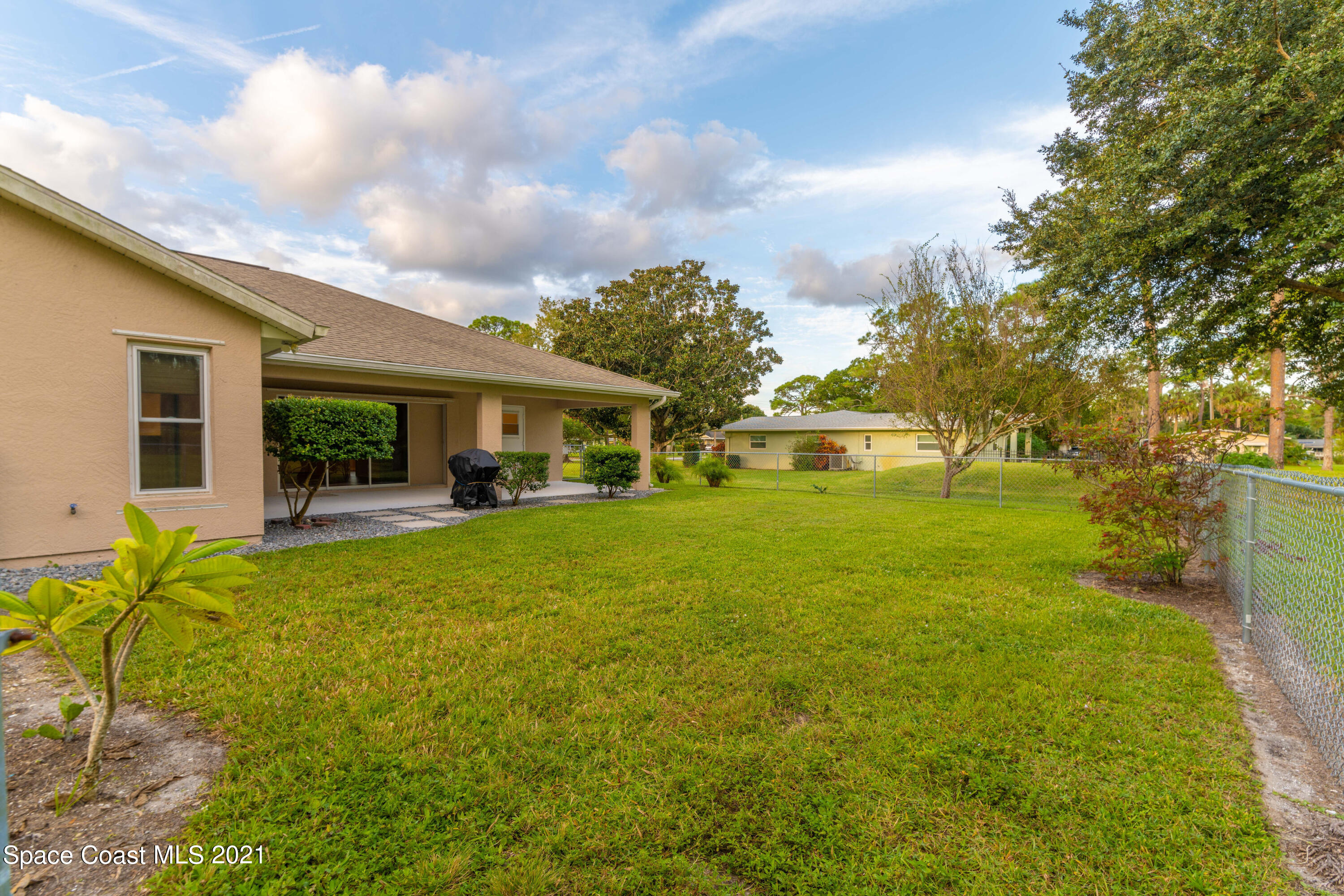 7428 Rodes Place Melbourne, FL 32904 - Photo 23 of 28 NZ7_9870