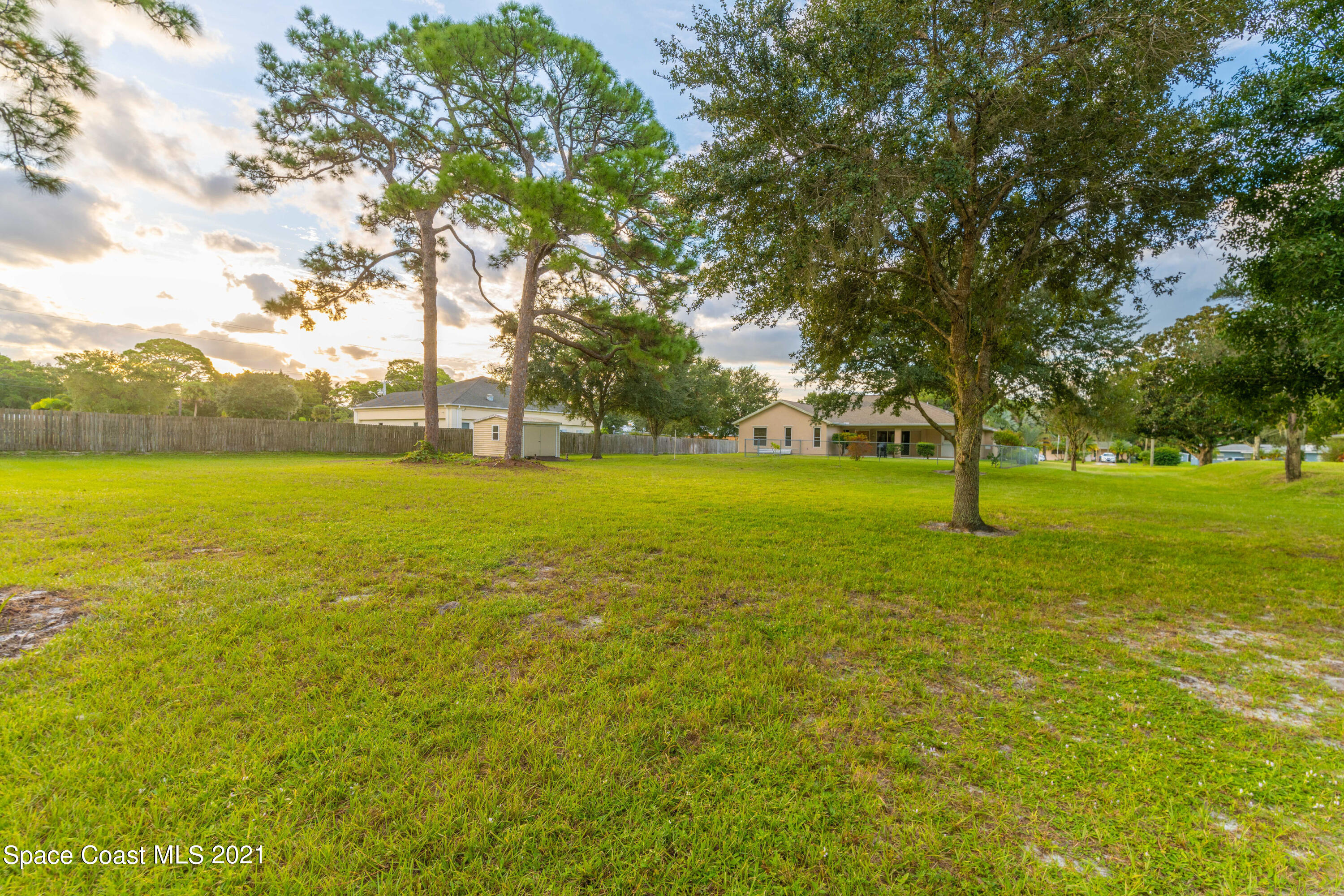7428 Rodes Place Melbourne, FL 32904 - Photo 25 of 28 NZ7_9873
