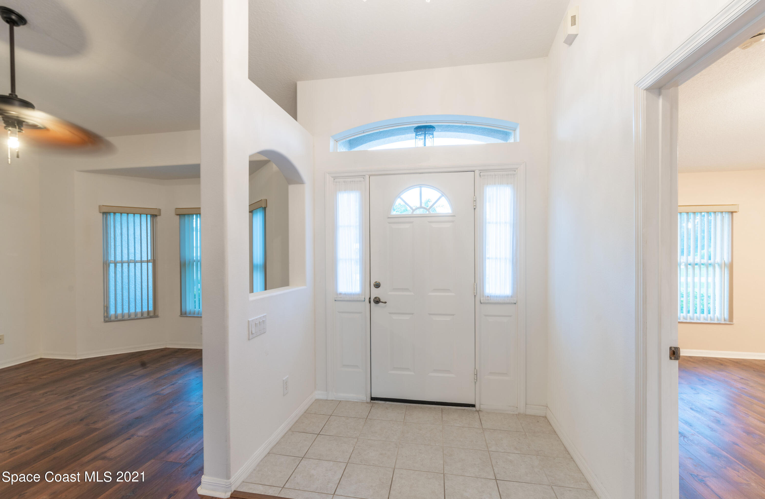 7428 Rodes Place Melbourne, FL 32904 - Photo 5 of 28 NZ7_9851