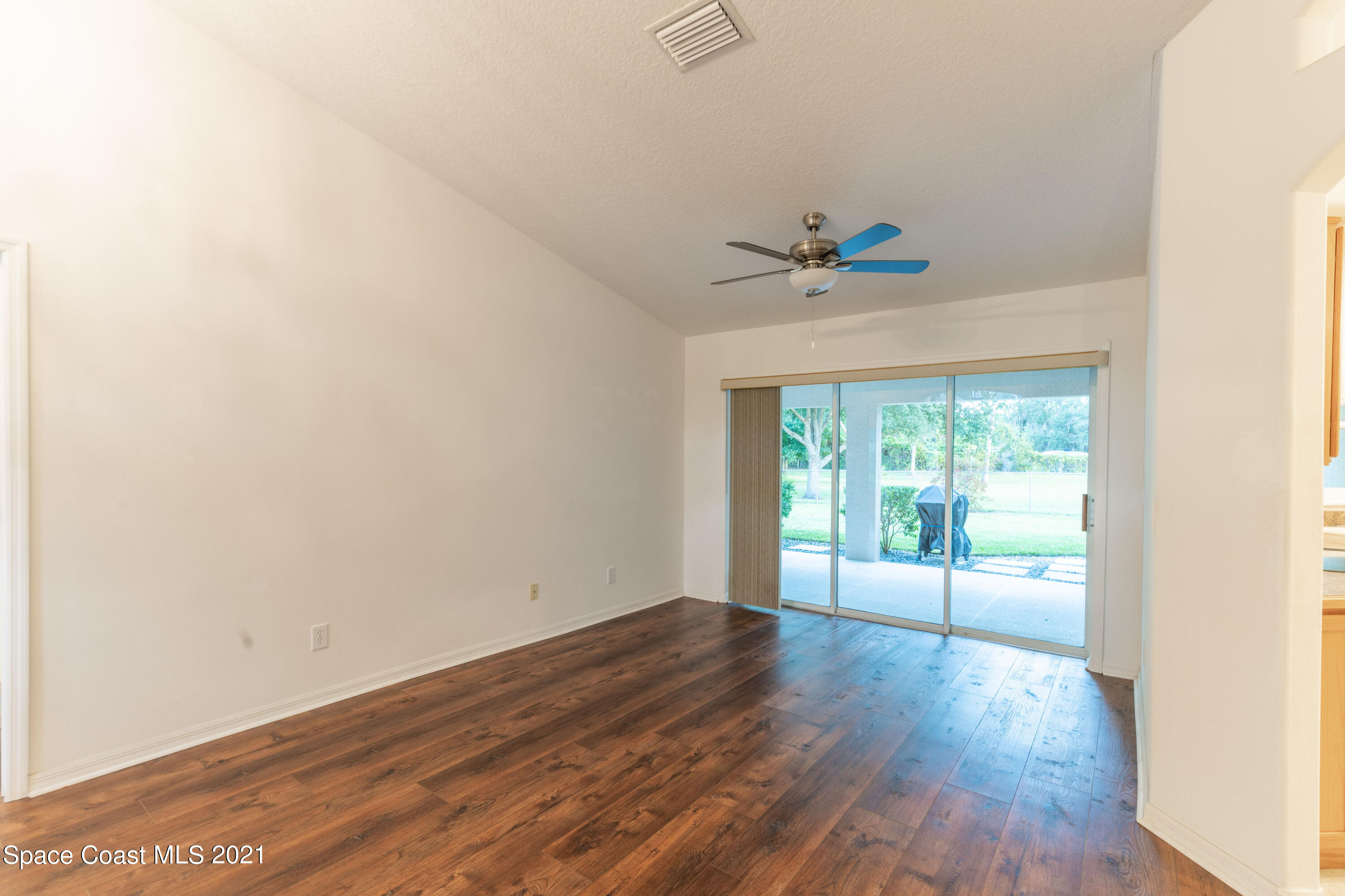 7428 Rodes Place Melbourne, FL 32904 - Photo 7 of 28 NZ7_9853