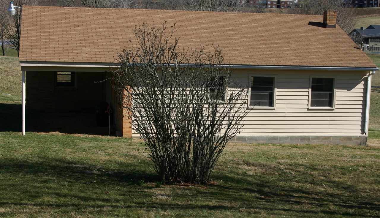 86 Fadley Road Weyers Cave, VA 24486 - Photo 7 of 21 a backyard of a house