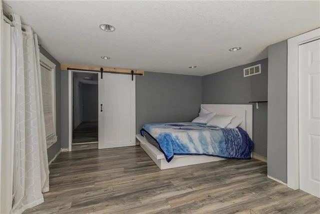 $319,950 | 9012 West 49th Street, Merriam, KS 66203