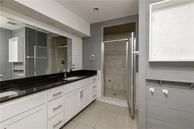 $319,950 | 9012 West 49th Street, Merriam, KS 66203