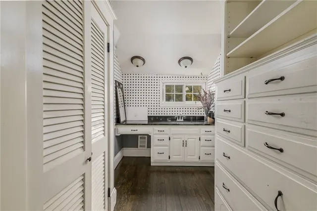 $319,950 | 9012 West 49th Street, Merriam, KS 66203