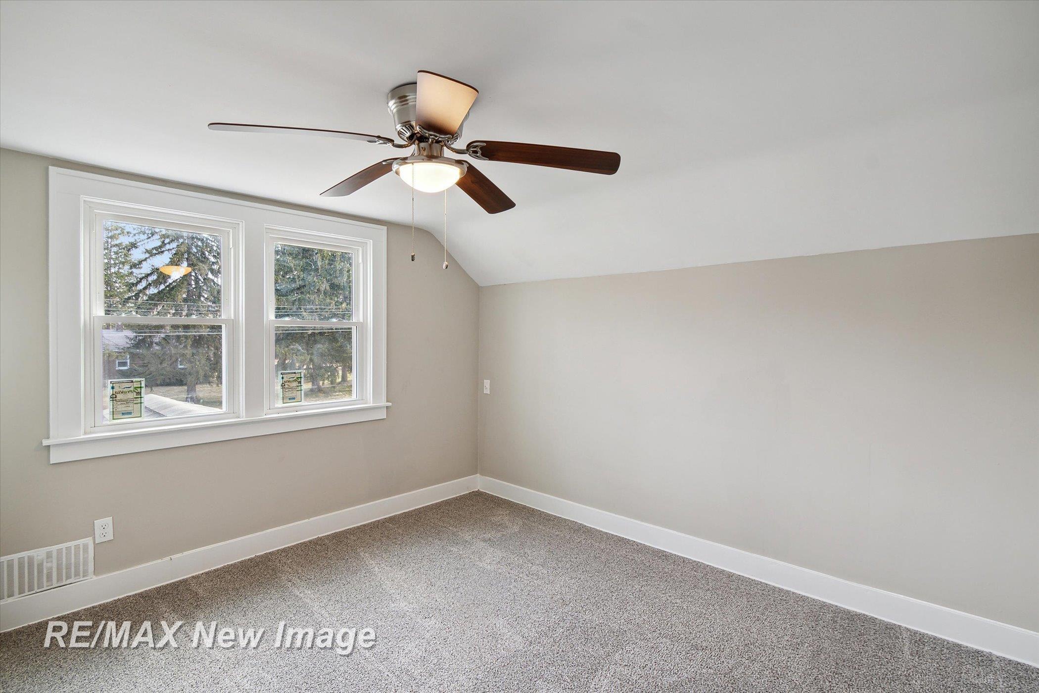 4030 South Washington Road Saginaw, MI 48601 - Photo 25 of 37 50135077-f9604e15-6f3d-4f0d-be0d-871e16c6299f.JPG