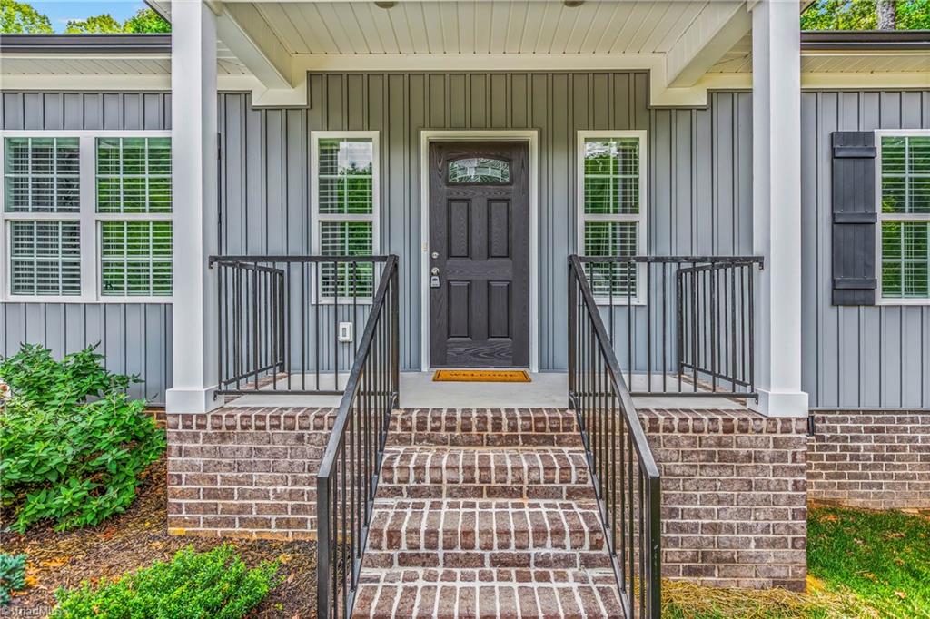 353 Baxter Road Winston-Salem, NC 27107 - Photo 2 of 22