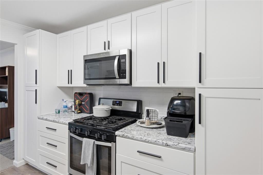 101 Burtner Road Butler, PA 16002 - Photo 19 of 36 Apartment building kitchen