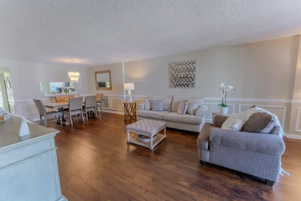 $1,700 | 4725 Lucerne Lakes Boulevard East, Unit 203, Lake Worth, FL 33467