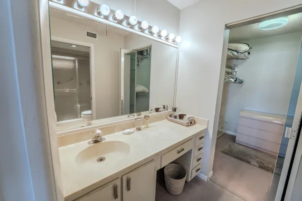 $1,700 | 4725 Lucerne Lakes Boulevard East, Unit 203, Lake Worth, FL 33467