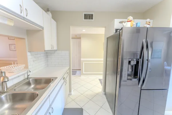 $1,700 | 4725 Lucerne Lakes Boulevard East, Unit 203, Lake Worth, FL 33467