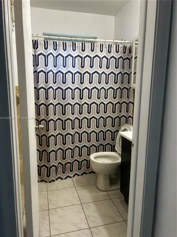 $1,800 | 2230 Jackson Street, Unit 1W, Hollywood, FL 33020