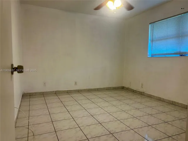 $1,800 | 2230 Jackson Street, Unit 1W, Hollywood, FL 33020