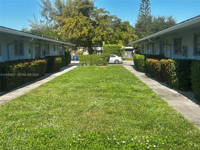 $1,800 | 2230 Jackson Street, Unit 1W, Hollywood, FL 33020