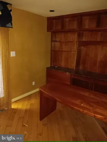 a view of walk in closet