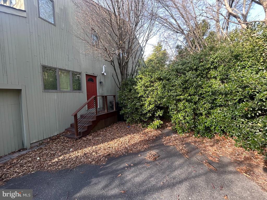 5 Mill Lane Linwood, NJ 08221 - Photo 3 of 44 a backyard of a house with lots of green space