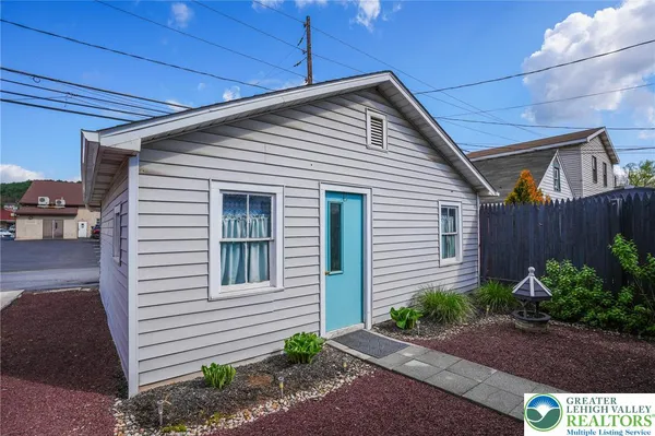 $1,850 | 637 Lehigh Avenue, Palmerton, PA 18071