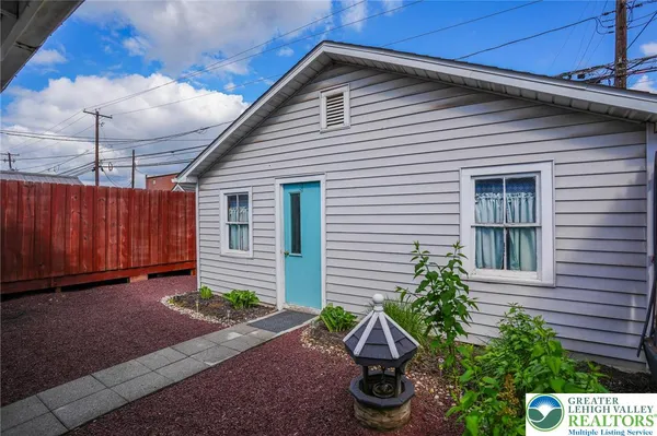 $1,850 | 637 Lehigh Avenue, Palmerton, PA 18071