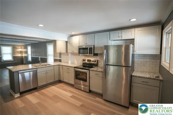 $1,850 | 637 Lehigh Avenue, Palmerton, PA 18071