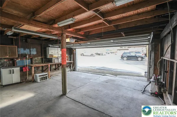 $1,850 | 637 Lehigh Avenue, Palmerton, PA 18071