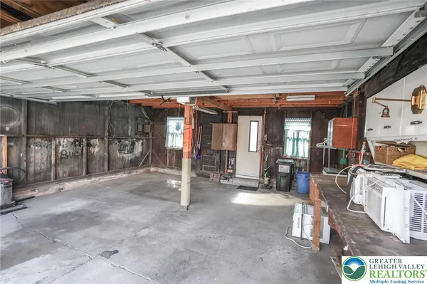 $1,850 | 637 Lehigh Avenue, Palmerton, PA 18071