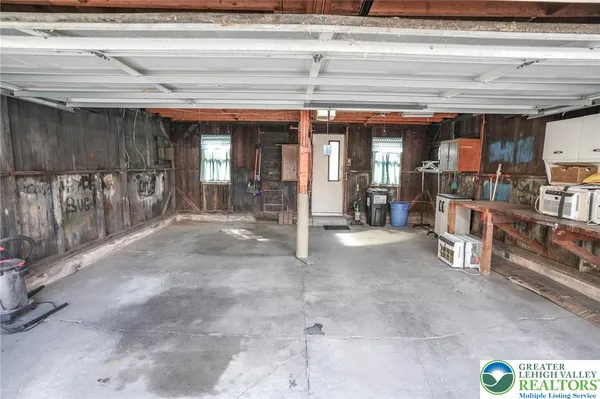 $1,850 | 637 Lehigh Avenue, Palmerton, PA 18071