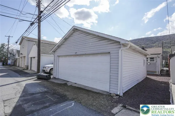 $1,850 | 637 Lehigh Avenue, Palmerton, PA 18071
