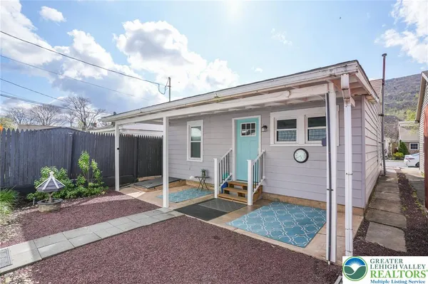 $1,850 | 637 Lehigh Avenue, Palmerton, PA 18071