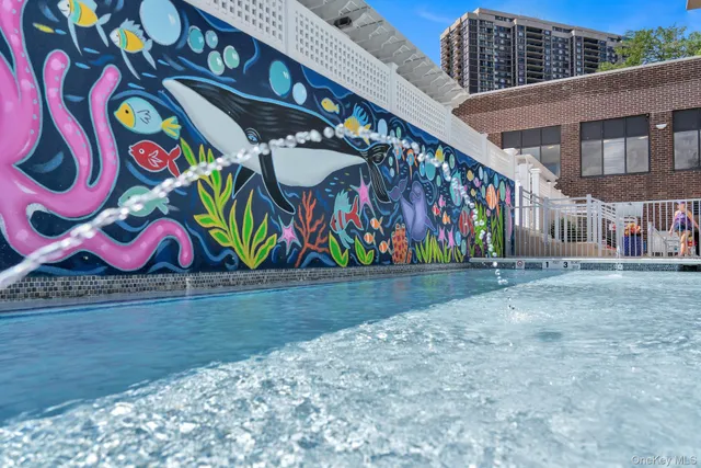 a view of entryway with an outdoor space