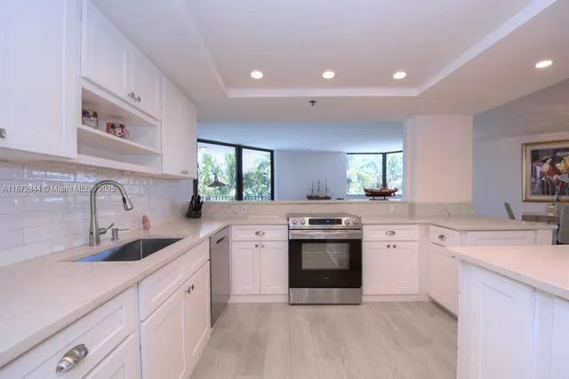 $1,000,000 | 2565 South Ocean Boulevard, Unit 205N, Highland Beach, FL 33487