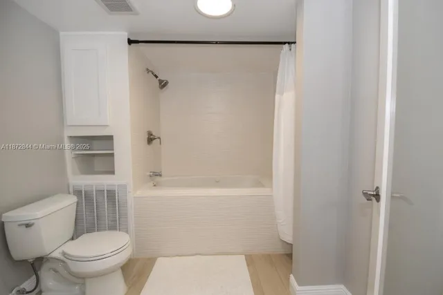 $1,000,000 | 2565 South Ocean Boulevard, Unit 205N, Highland Beach, FL 33487