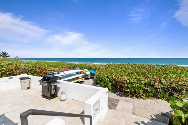 $1,000,000 | 2565 South Ocean Boulevard, Unit 205N, Highland Beach, FL 33487