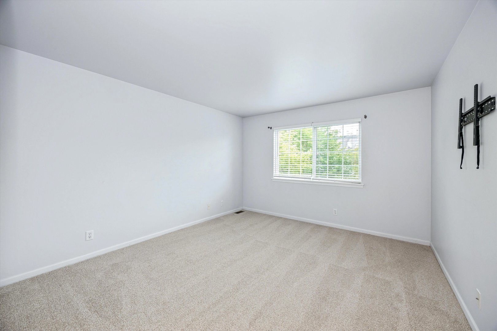 1673 Waterford Road North Aurora, IL 60542 - Photo 16 of 25