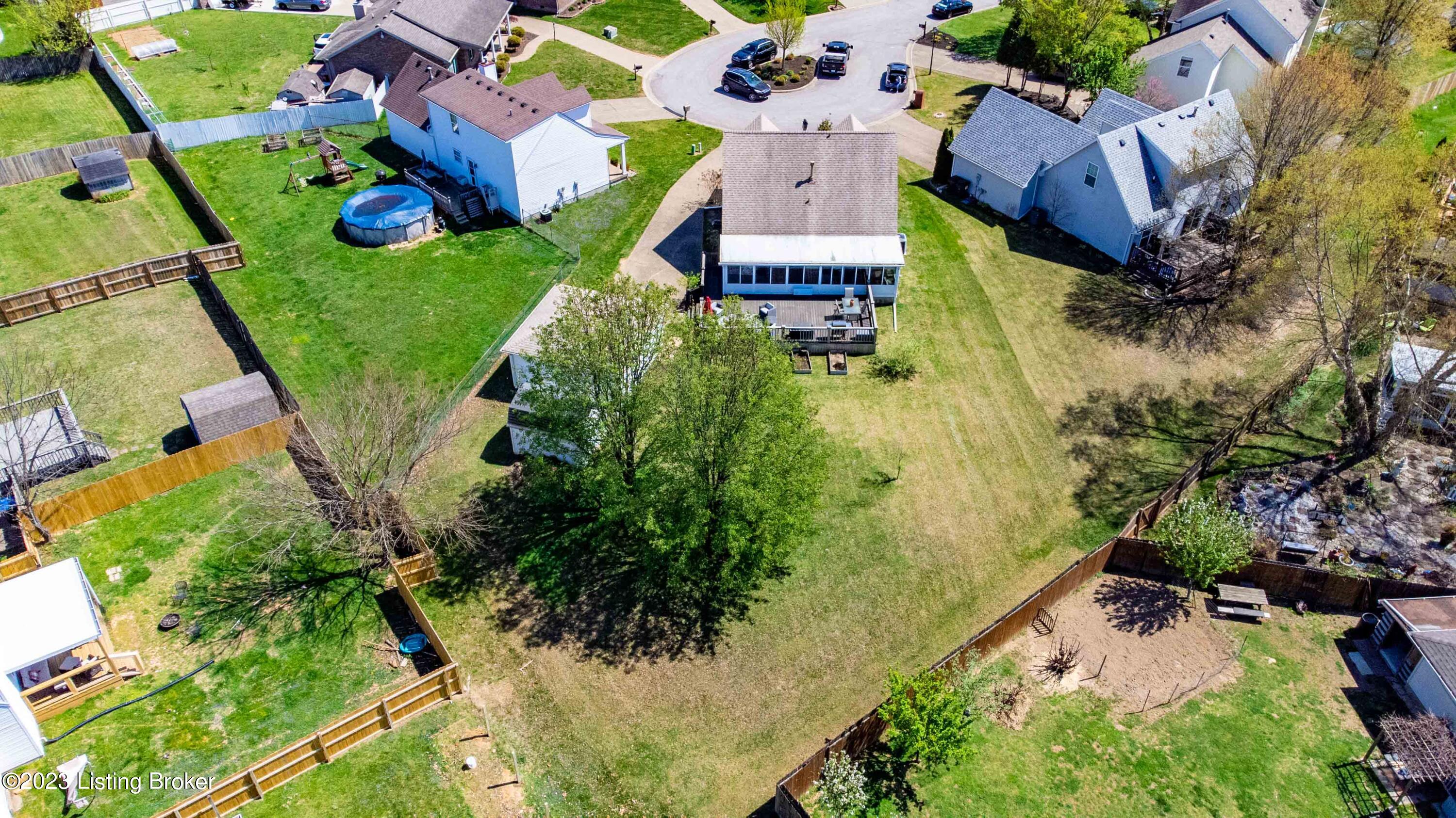 9802 Spring Pointe Court Louisville, KY 40229 - Photo 74 of 80 9802-Spring-Pointe-Ct_075
