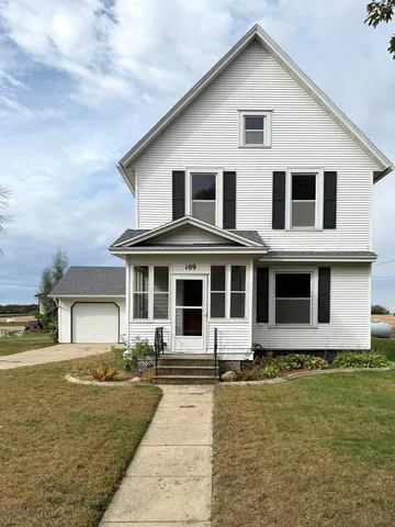 $100,000 | 109 White Street North, Comfrey, MN 56019