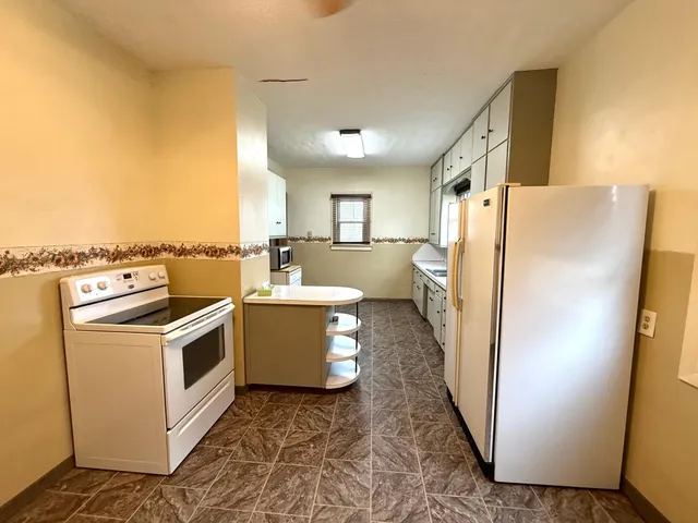 $100,000 | 109 White Street North, Comfrey, MN 56019